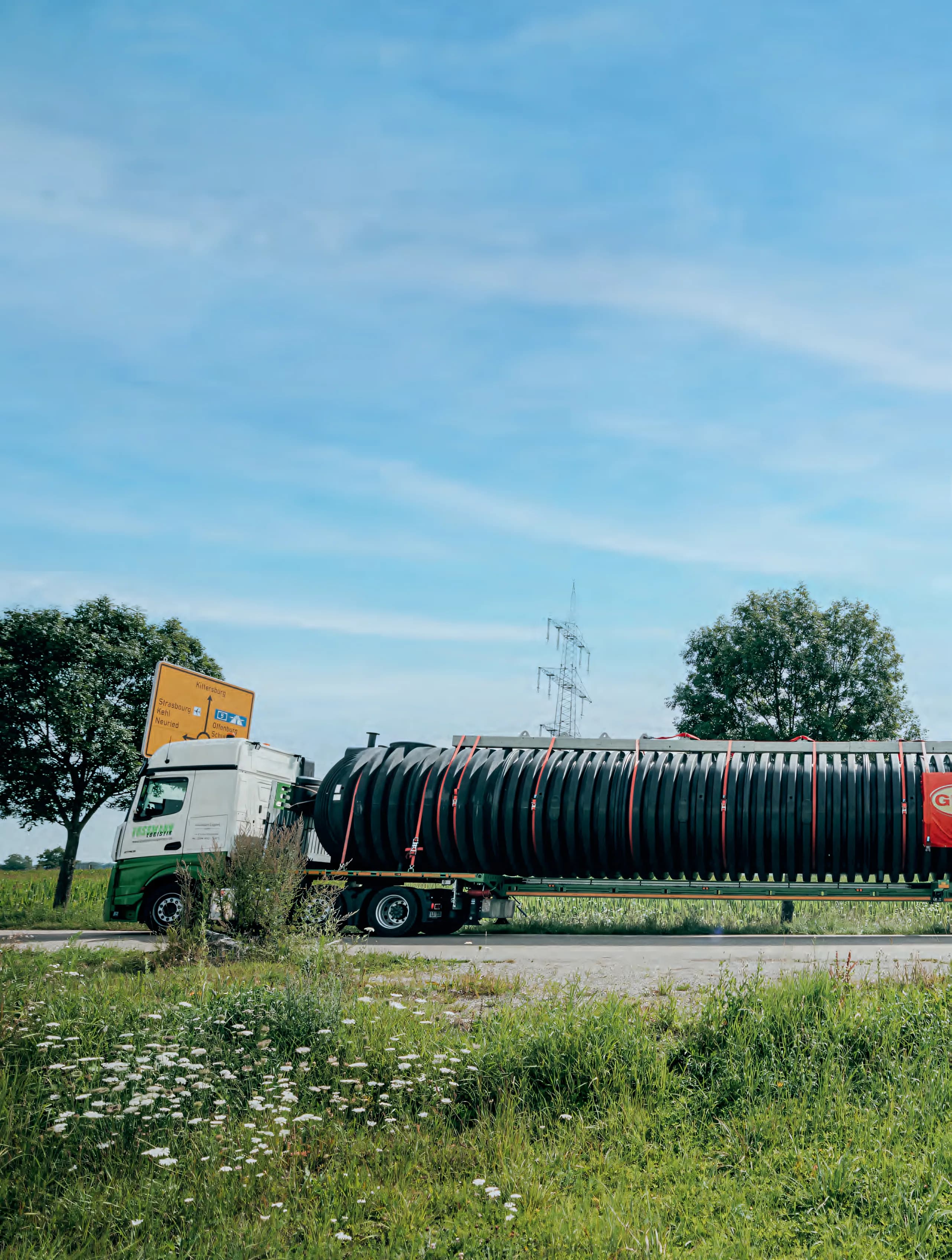 XXL GRAF tank transported from the German manufacturing yard